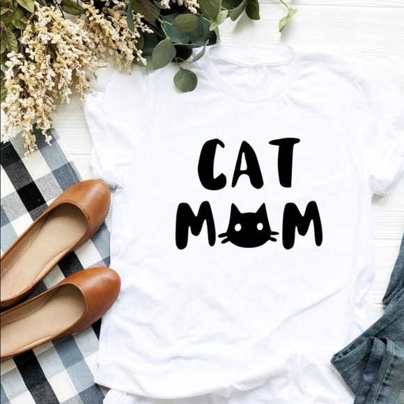 Gildan Tops - Cat mom 🐈